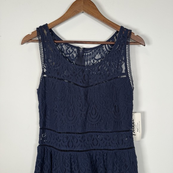 Junior Dress Trixxi Navy Lace Overlay Lined Sleeveless Size 11 NWT New - Picture 3 of 7